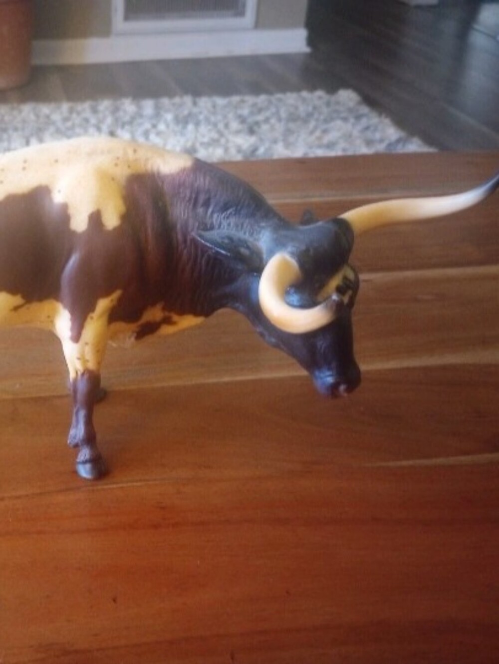 Breyer Texas Longhorn Bull Chestnut Pinto #399